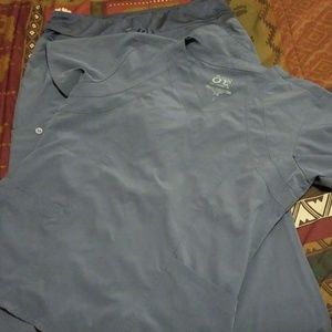 Barco One gray scrubs size L top, M Bottom